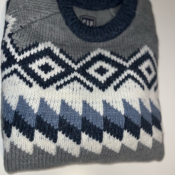 Warm Holiday Wool Blend Sweater.  Good through the winter!! - Picture 6 of 8
